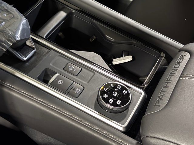 New 2025 Nissan Pathfinder SL image 26