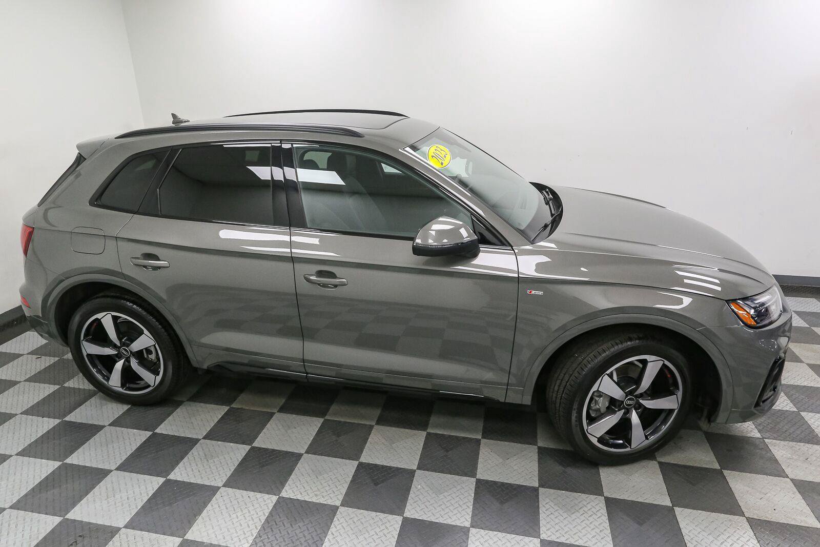 Used 2023 Audi Q5 2.0T Premium Plus w/ Premium Plus Package AWD/4WD image 5