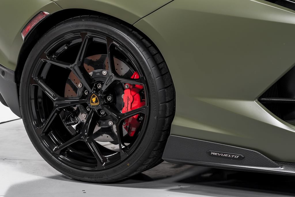 Used 2025 Lamborghini Revuelto image 48