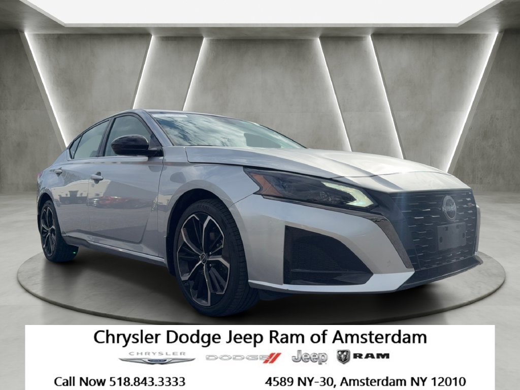 Used 2023 Nissan Altima 2.5 SR