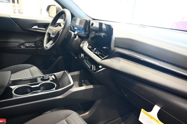 New 2026 Chevrolet Equinox LT w/ Safety and Technology Package FWD image 13