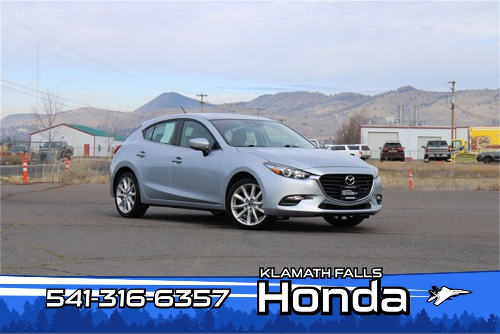Used 2017 MAZDA MAZDA3 Touring image 1
