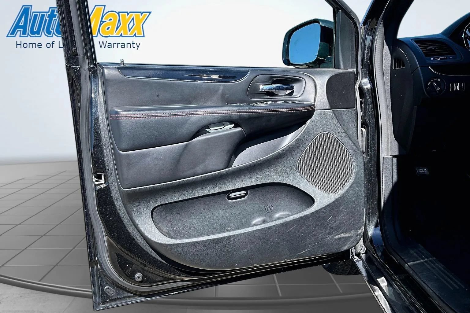 Used 2018 Dodge Grand Caravan GT FWD image 19
