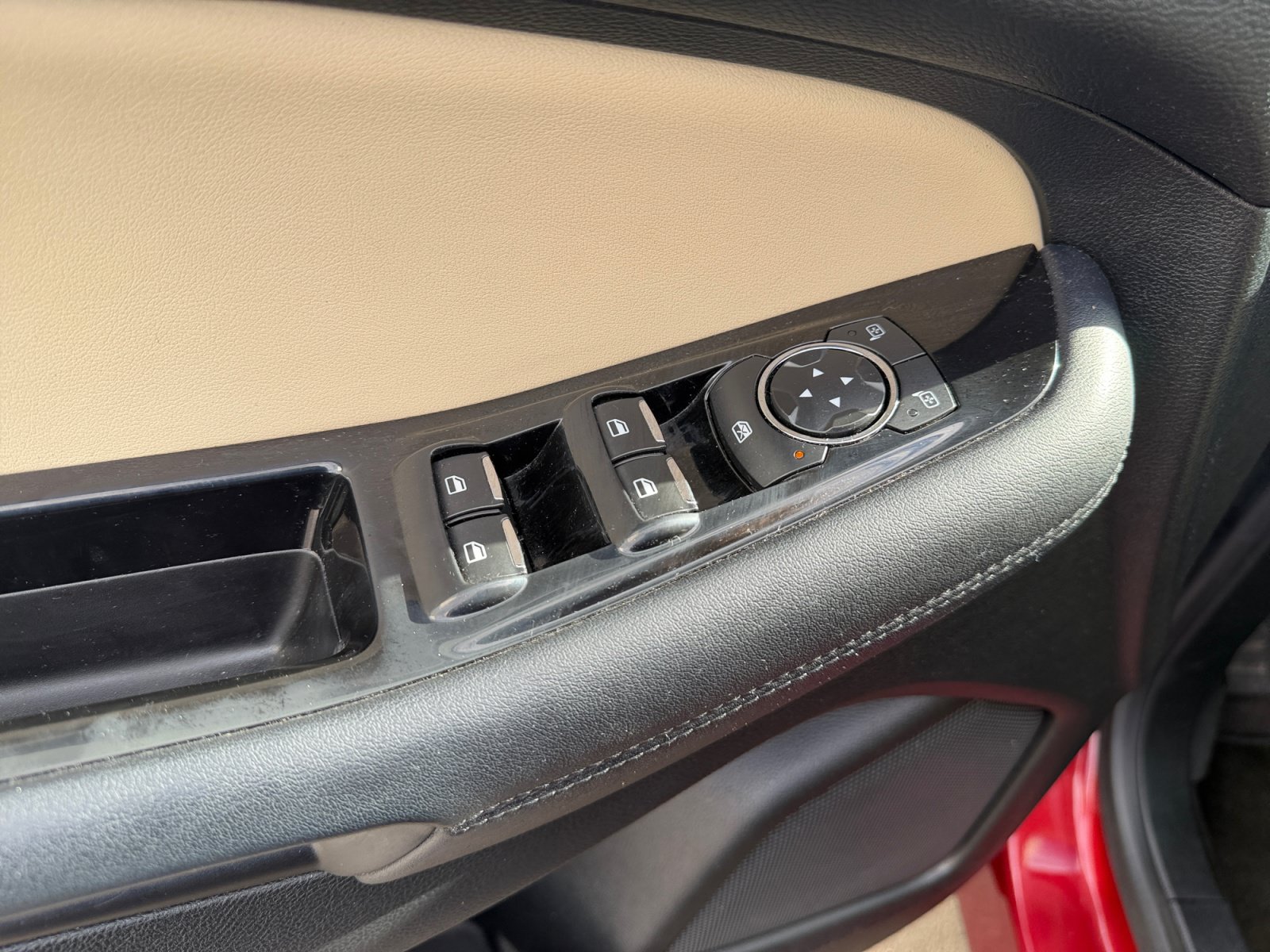 Used 2018 Ford Edge SEL w/ Equipment Group 201A FWD image 17