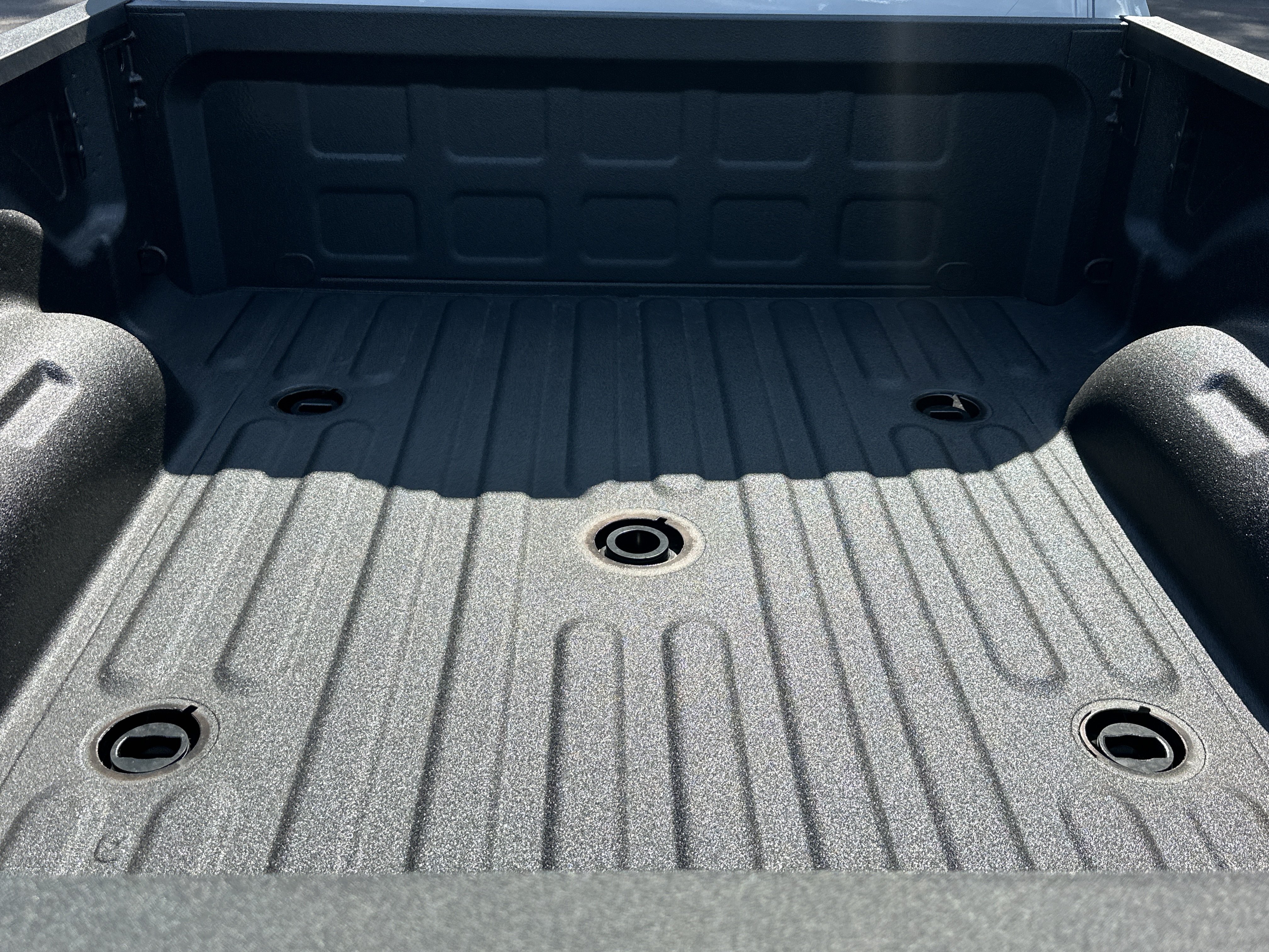 New 2026 RAM 2500 Laramie AWD/4WD image 16
