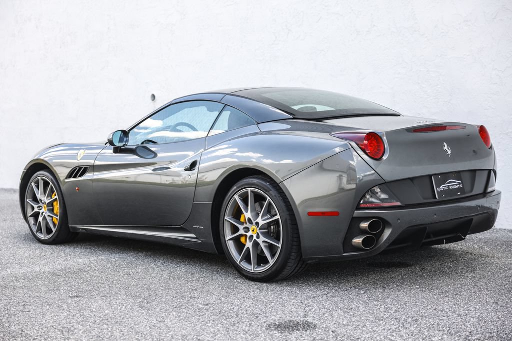 Used 2010 Ferrari California RWD image 19
