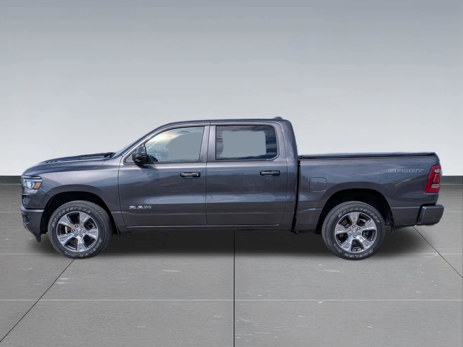 Used 2023 RAM 1500 Laramie AWD/4WD image 2