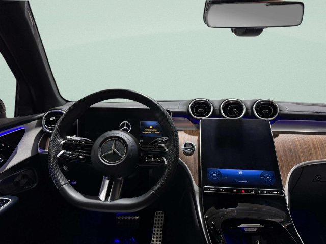 Used 2023 Mercedes-Benz GLC 300 4MATIC image 11
