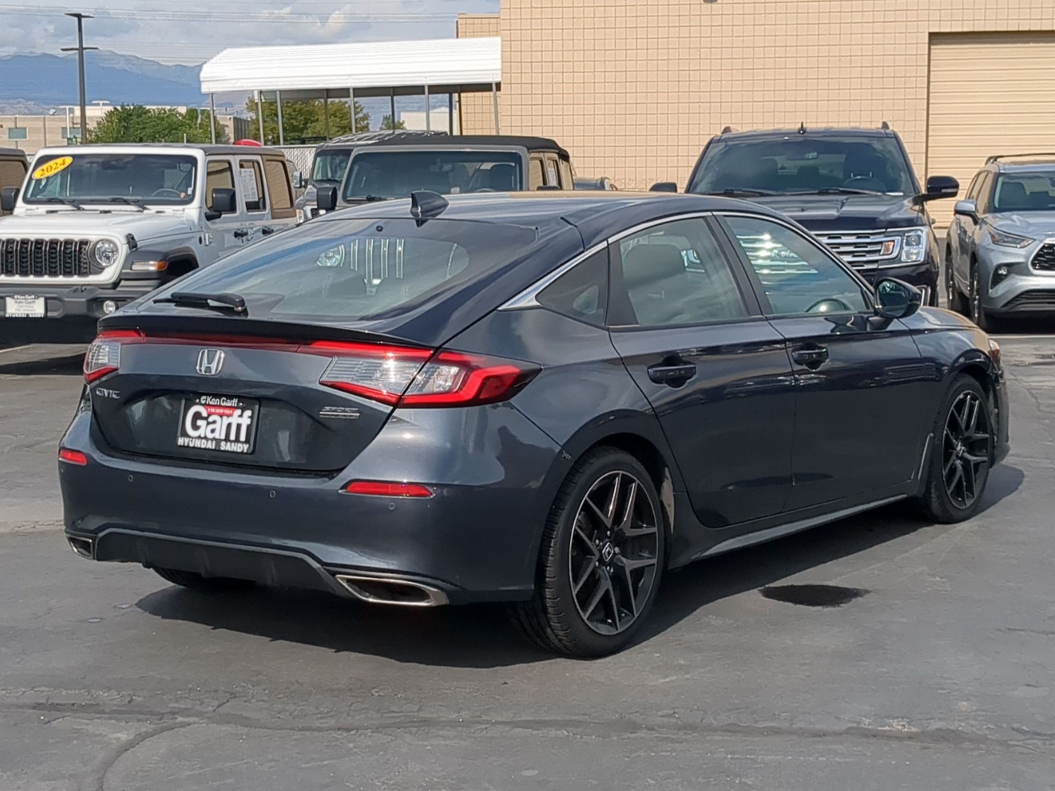 Used 2022 Honda Civic Sport Touring image 3