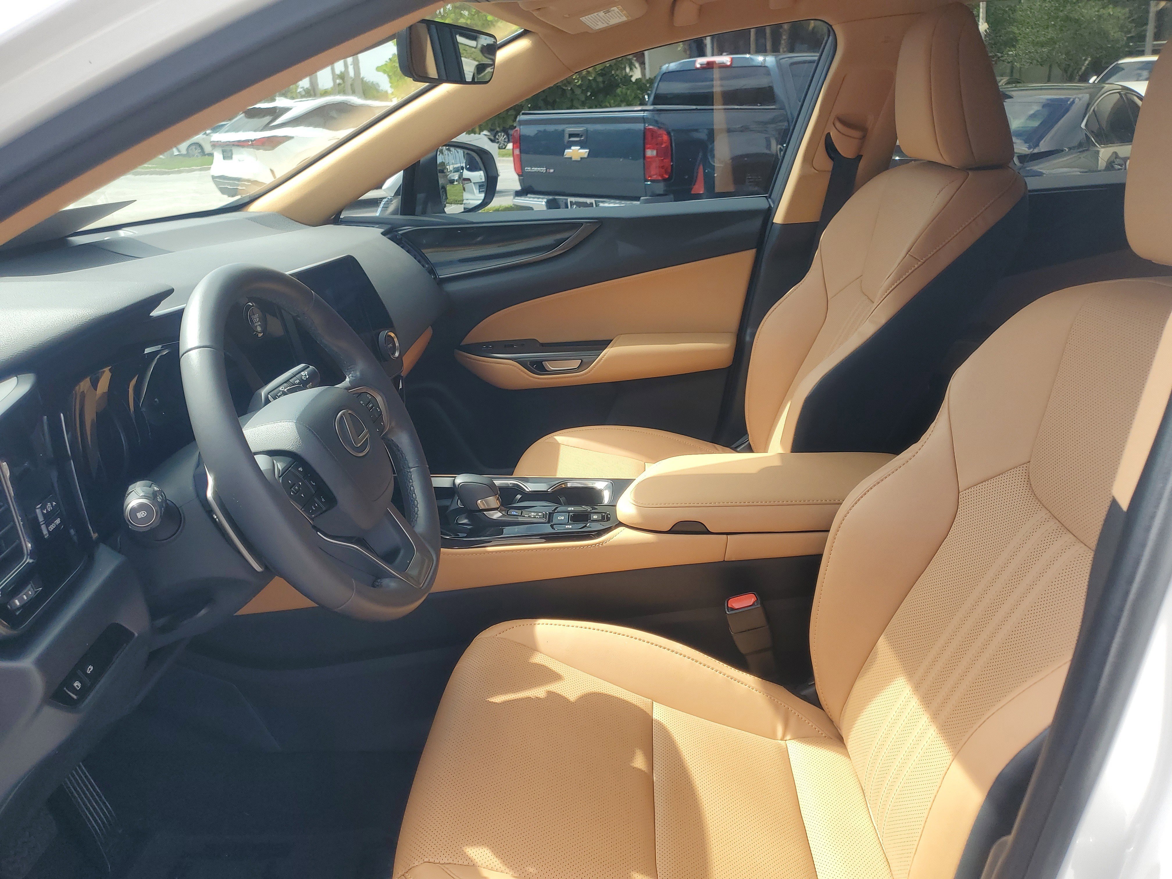 Used 2024 Lexus NX 250 FWD w/ Towing Package (2000 Lbs) image 20