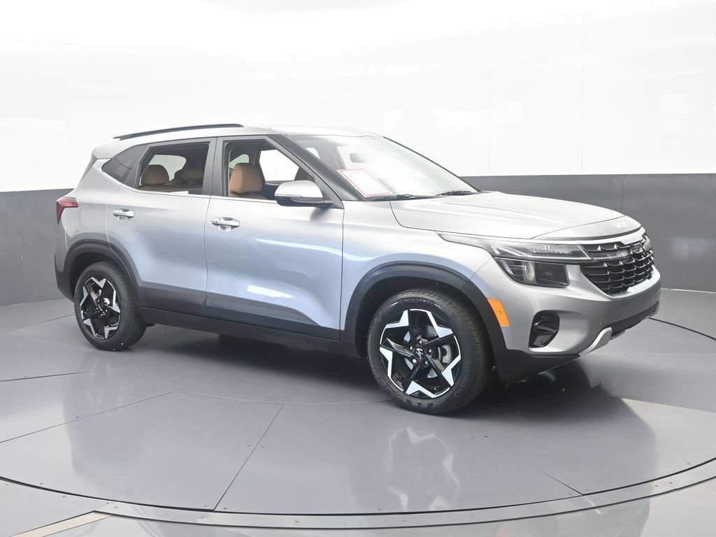 Used 2024 Kia Seltos EX FWD image 8