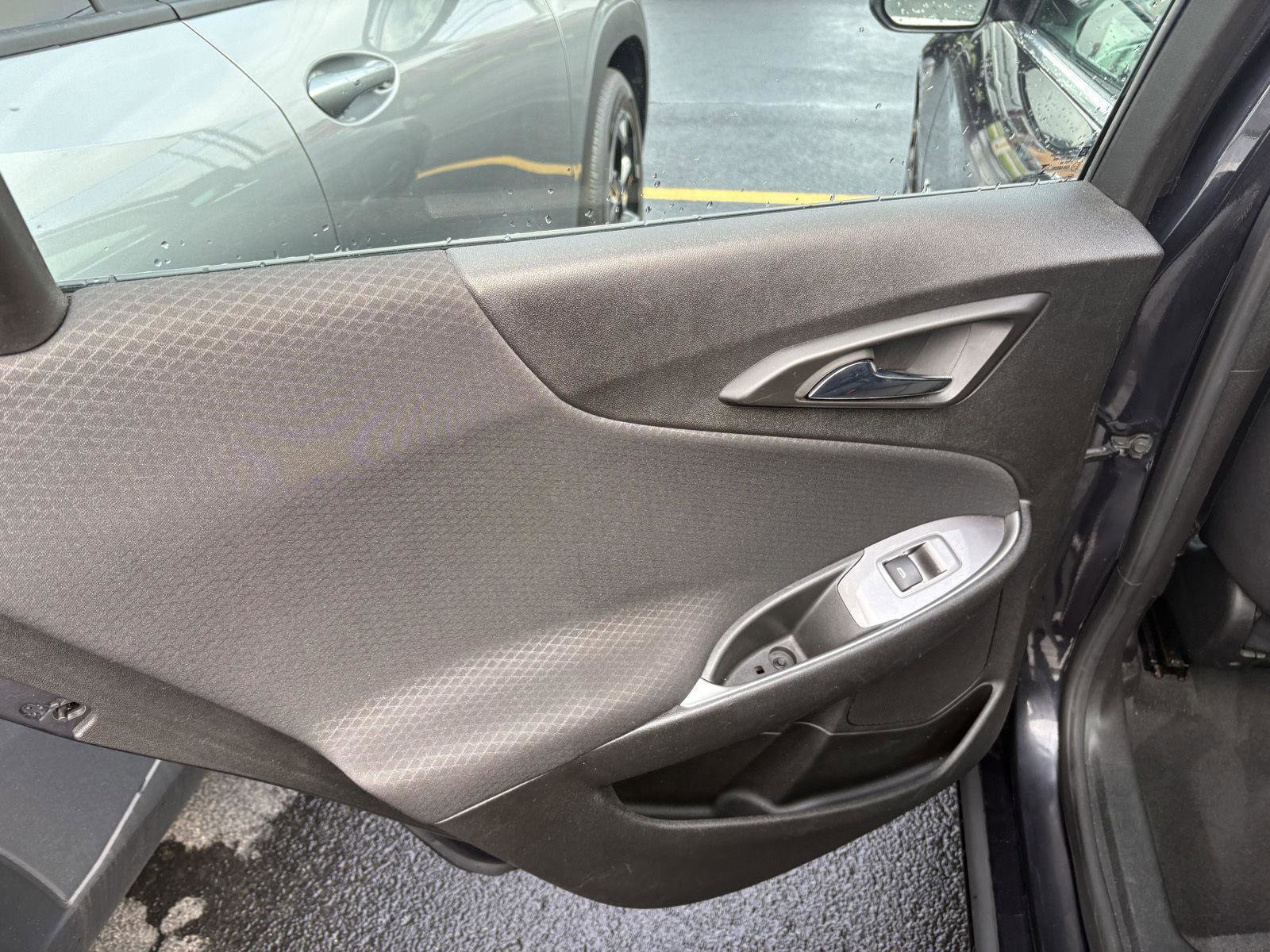 Used 2023 Chevrolet Malibu LT image 9