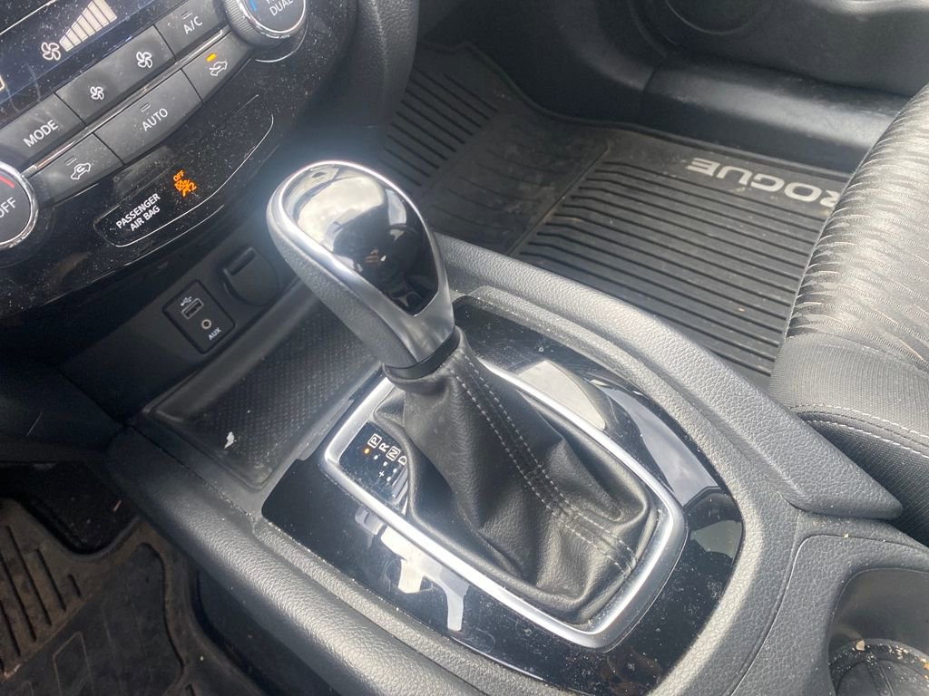 Used 2017 Nissan Rogue SV image 27