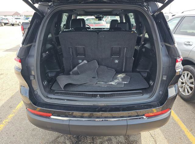 Used 2024 Jeep Grand Cherokee L Limited w/ Luxury Tech Group II image 8