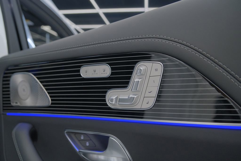 Used 2026 Mercedes-Benz Maybach GLS 600 4MATIC image 53