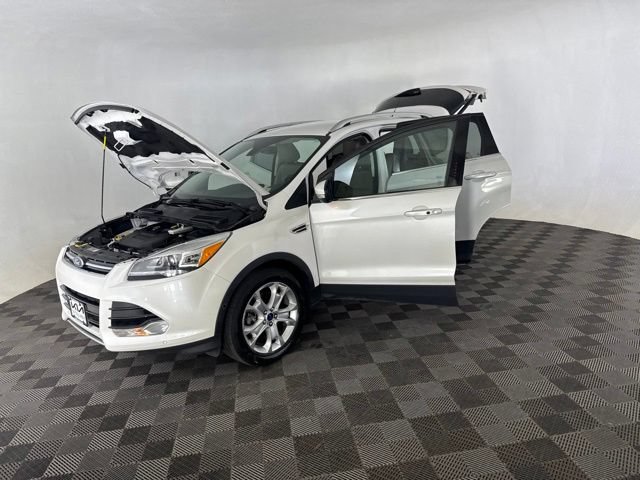 Used 2016 Ford Escape Titanium w/ Equipment Group 301A AWD/4WD image 12
