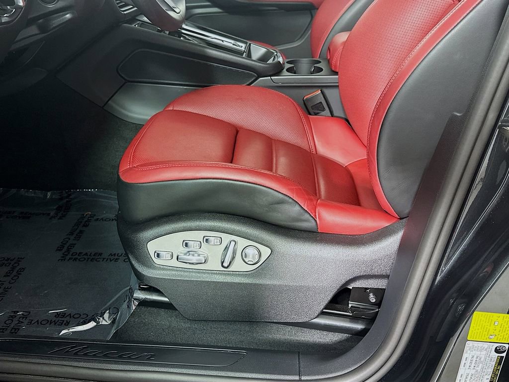 Certified 2026 Porsche Macan AWD/4WD image 22