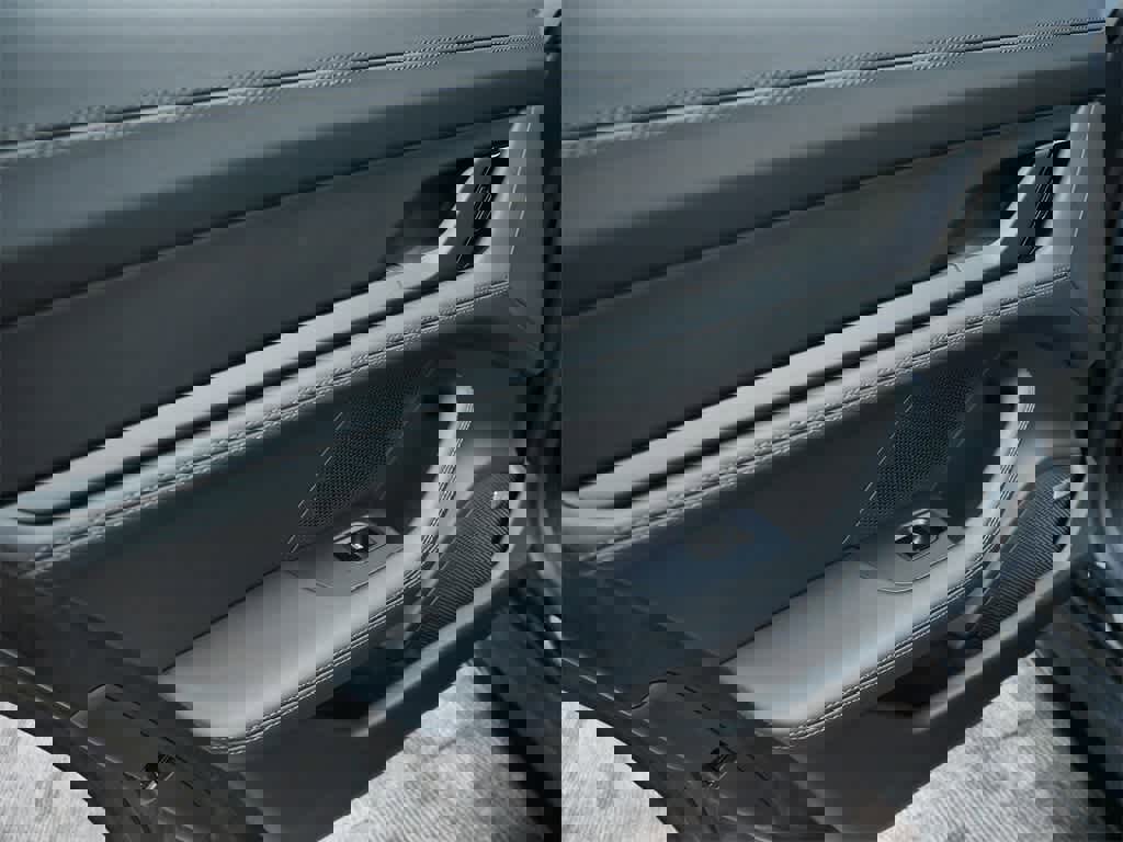 Used 2020 Porsche Taycan Turbo image 14