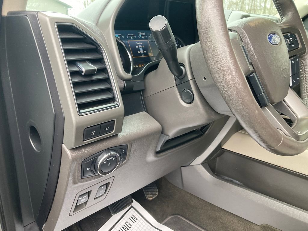 Used 2019 Ford Expedition XLT w/ Equipment Group 202A AWD/4WD image 17