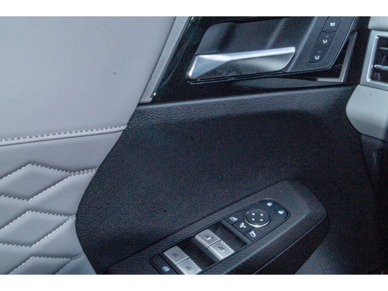 New 2025 Mitsubishi Outlander 4WD Plug-In Hybrid image 23