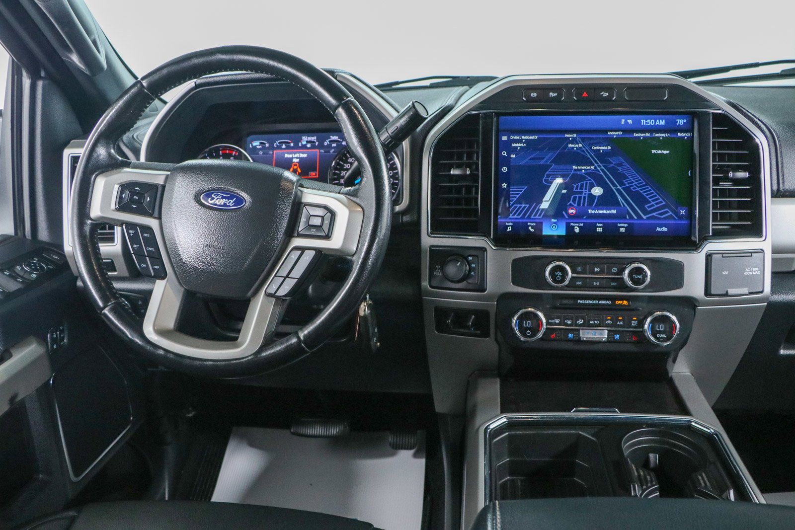 Used 2022 Ford F250 Lariat w/ Black Appearance Package image 18