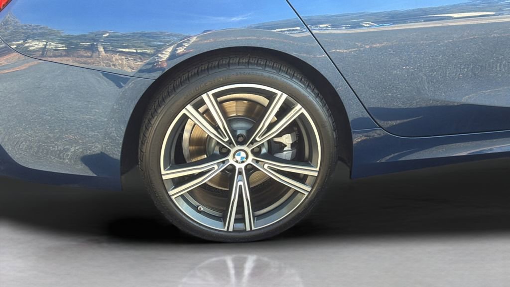 Used 2021 BMW 330i xDrive Sedan w/ Driving Assistance Package image 17