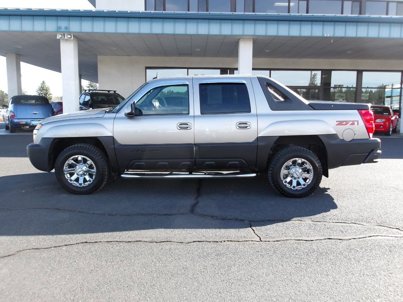 Used 2003 Chevrolet Avalanche LTZ image 2