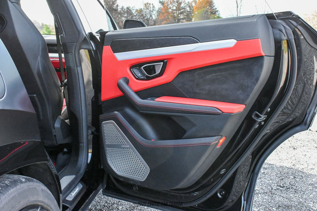 Used 2020 Lamborghini Urus image 18