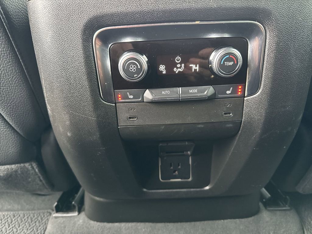 Certified 2025 GMC Yukon Denali image 31