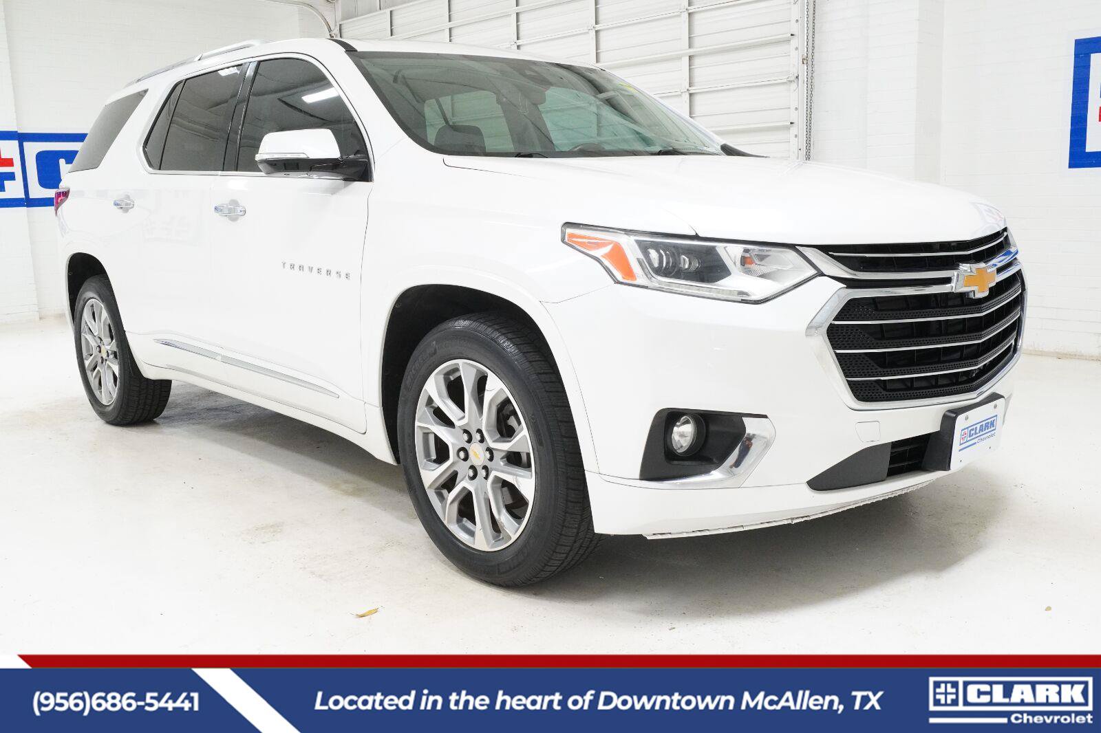 Used 2018 Chevrolet Traverse Premier w/ Driver Confidence II Package FWD image 3