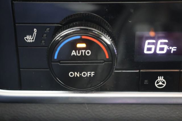 Used 2024 Nissan Rogue SL AWD/4WD image 16