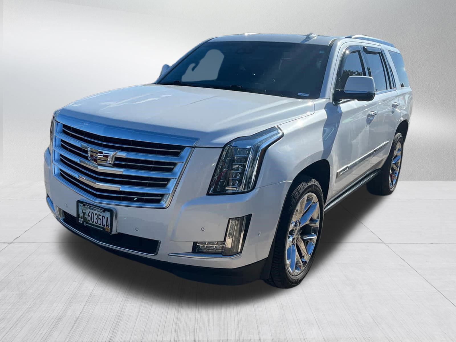 Used 2018 Cadillac Escalade Platinum AWD/4WD image 6