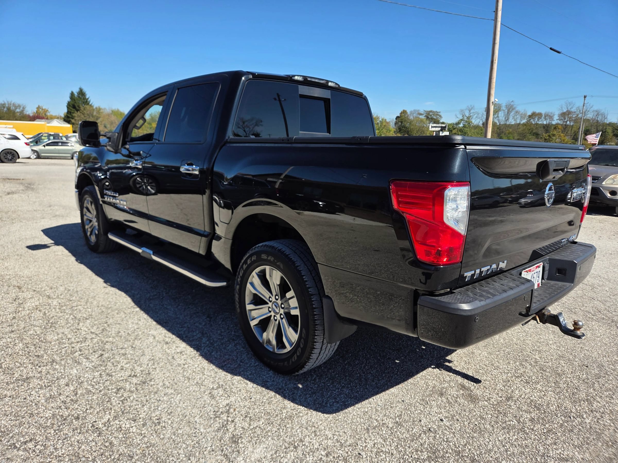 Used 2018 Nissan Titan SL w/ Texas Titan Edition AWD/4WD image 5