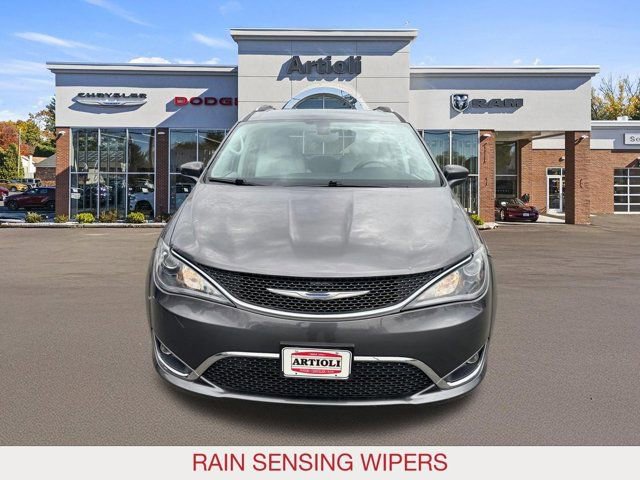 Certified 2018 Chrysler Pacifica Touring-L image 3