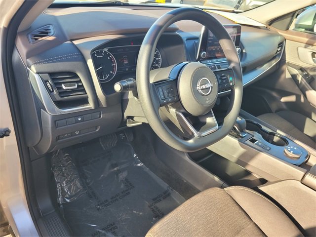 Used 2023 Nissan Rogue SV image 12