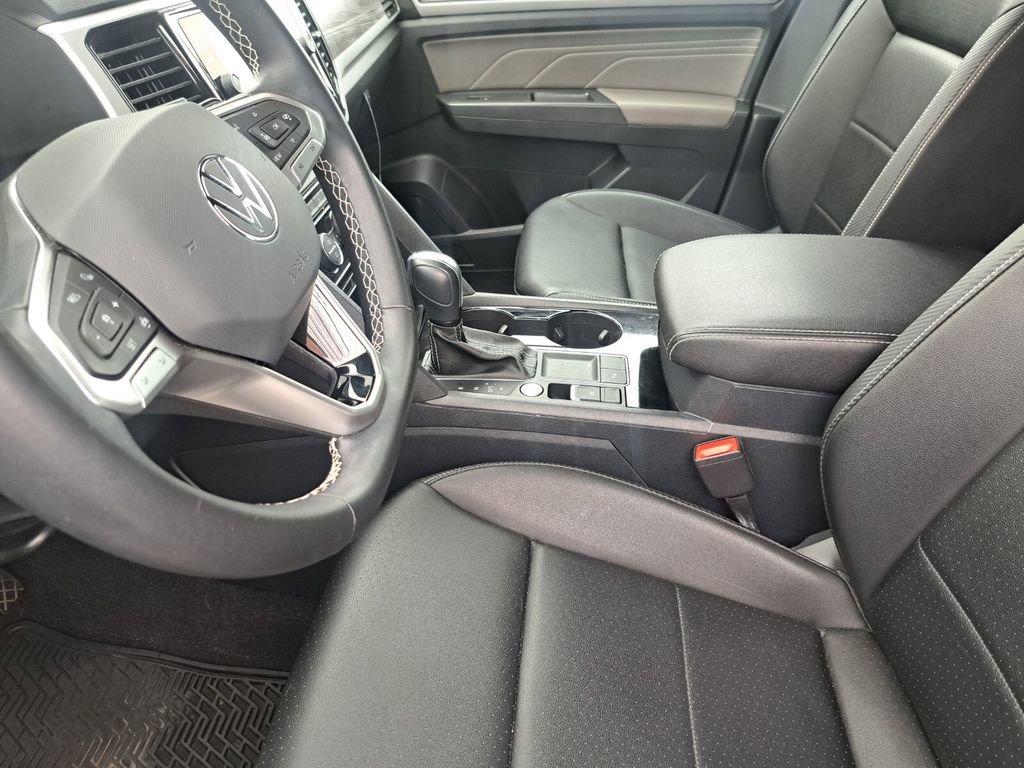 Used 2023 Volkswagen Atlas Cross Sport SE image 17