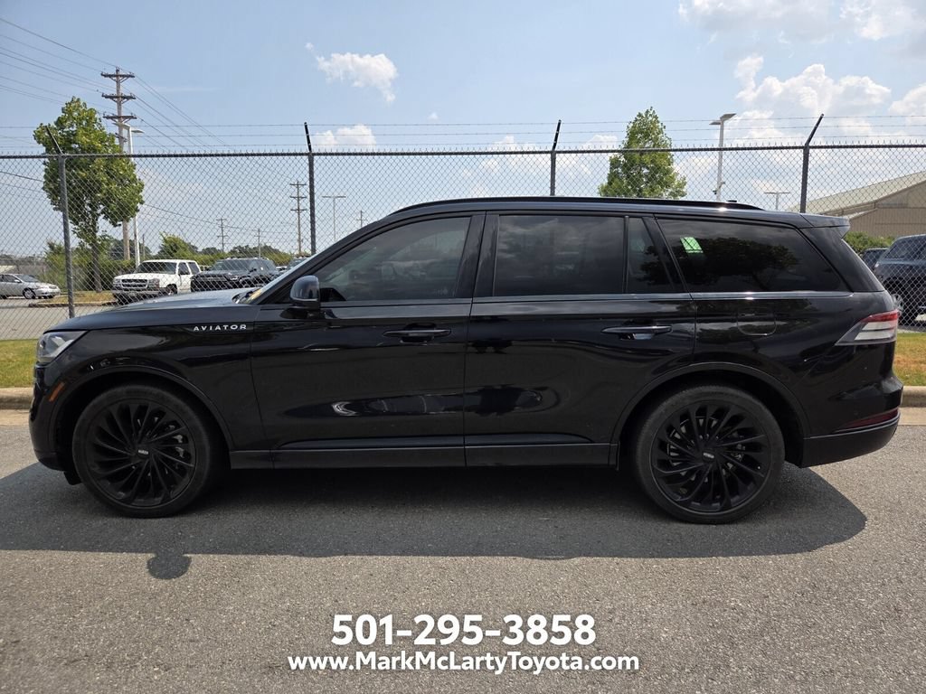 Used 2023 Lincoln Aviator Reserve w/ Equipment Group 201A RWD image 2