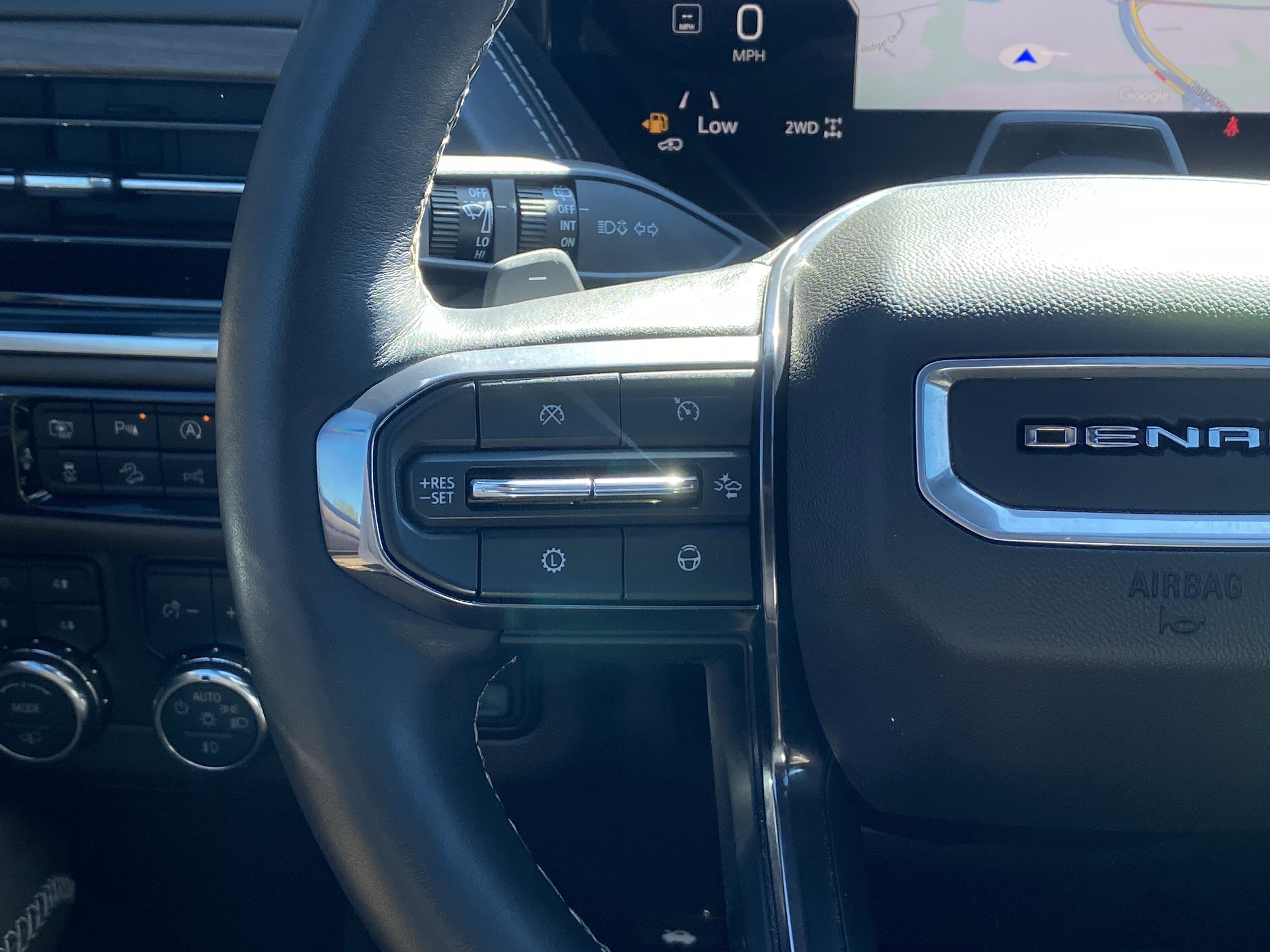 Used 2025 GMC Yukon Denali Ultimate image 31