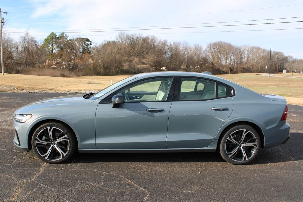 Used 2024 Volvo S60 B5 Plus image 6