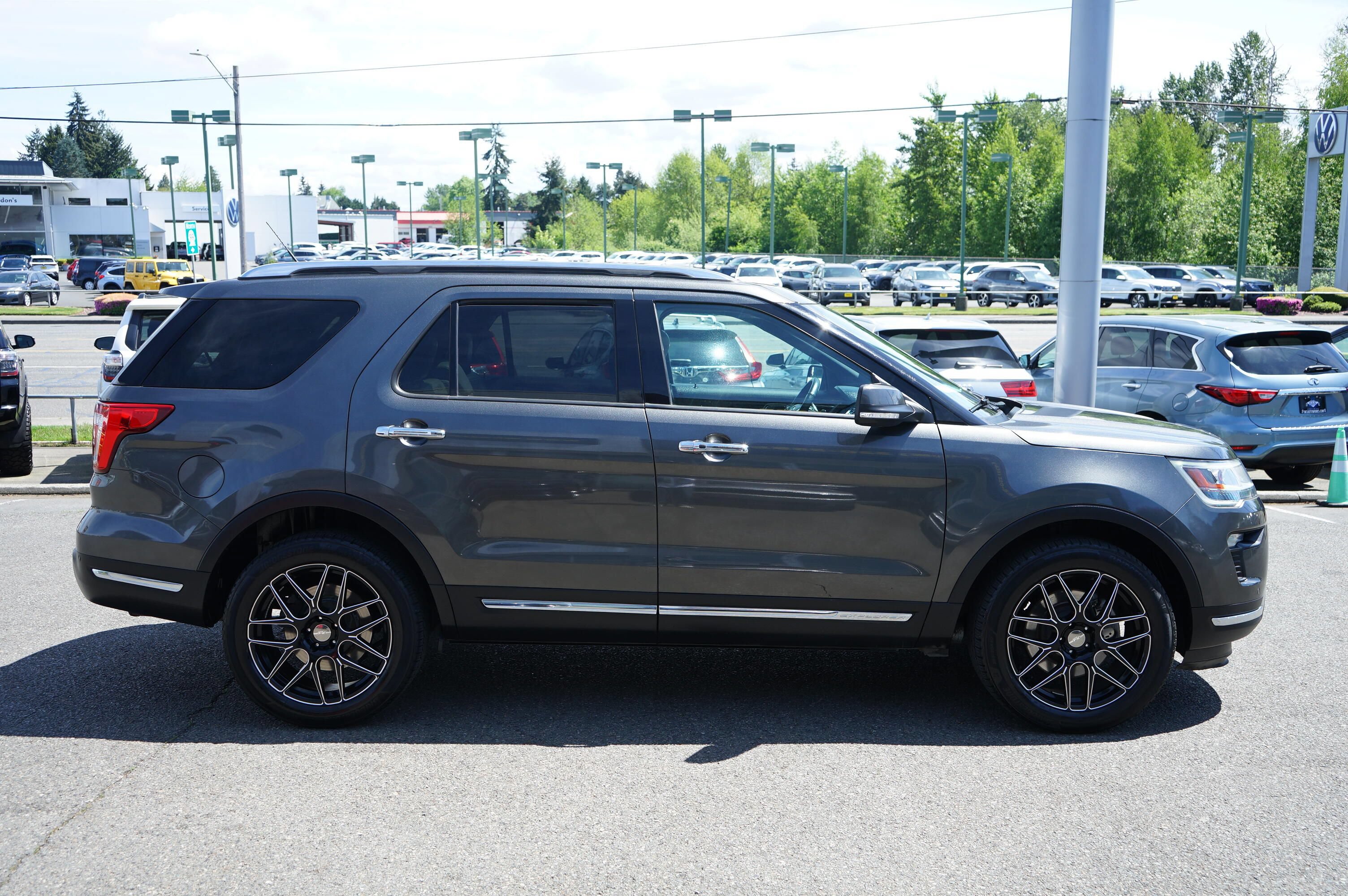 Used 2018 Ford Explorer Limited AWD/4WD image 4