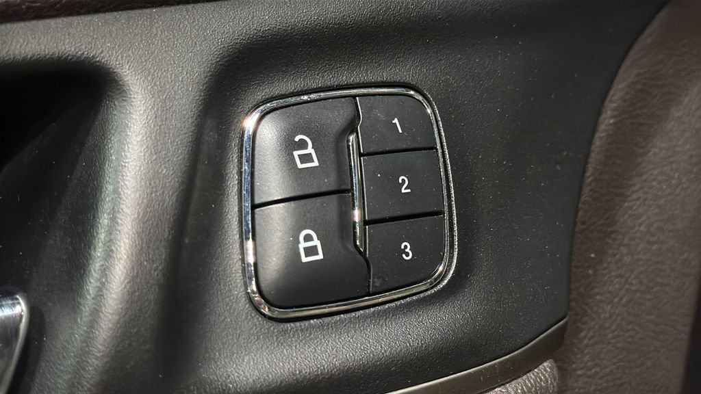 Used 2015 Lincoln MKC AWD w/ Equipment Group 102A Reserve image 19