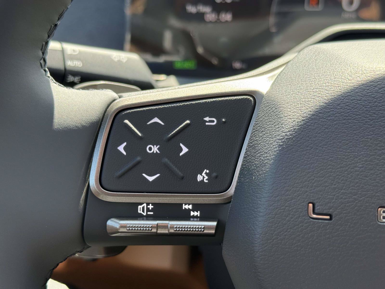 New 2026 Lexus ES 500e w/ Convenience Package AWD/4WD image 18