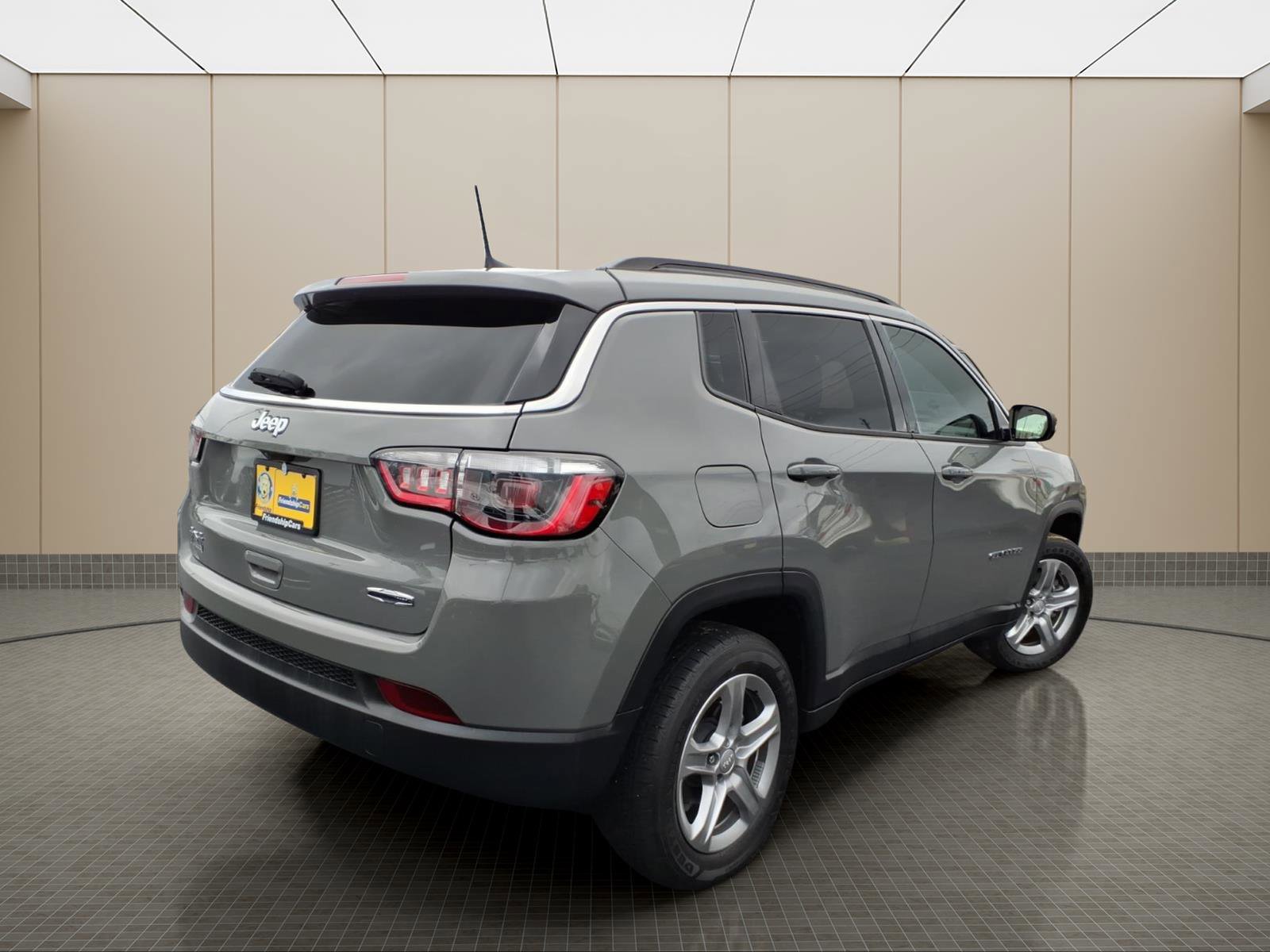 Used 2023 Jeep Compass Latitude image 7