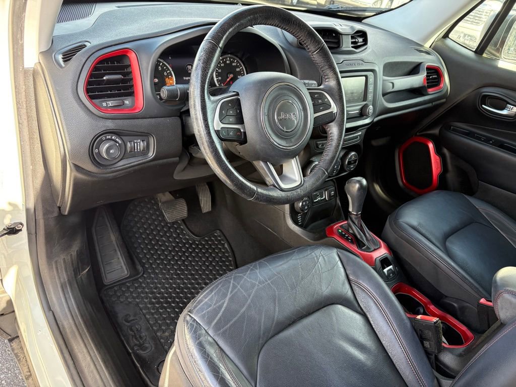 Used 2016 Jeep Renegade Trailhawk w/ Premium Trailhawk Package image 23