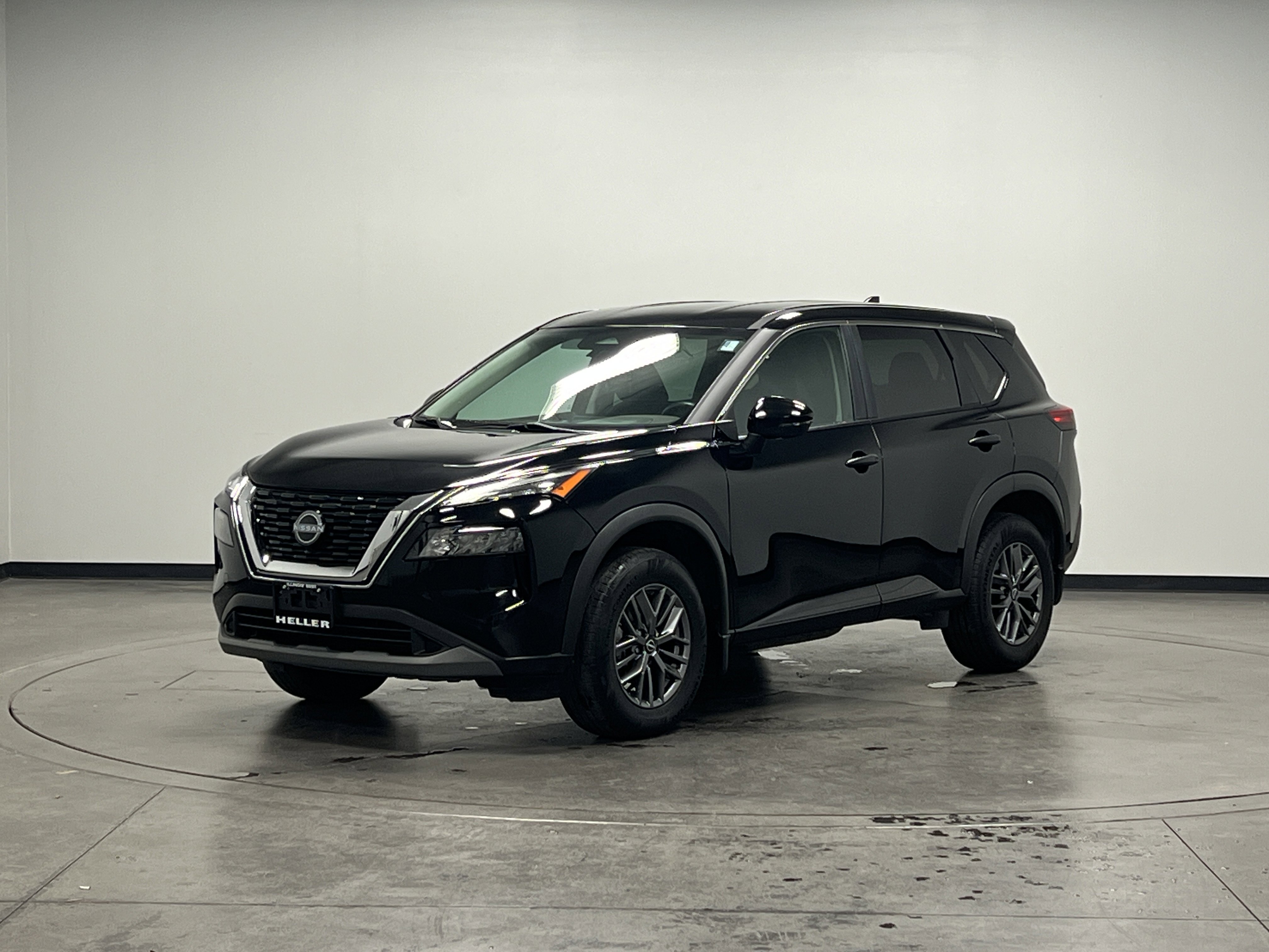 Used 2023 Nissan Rogue S image 4