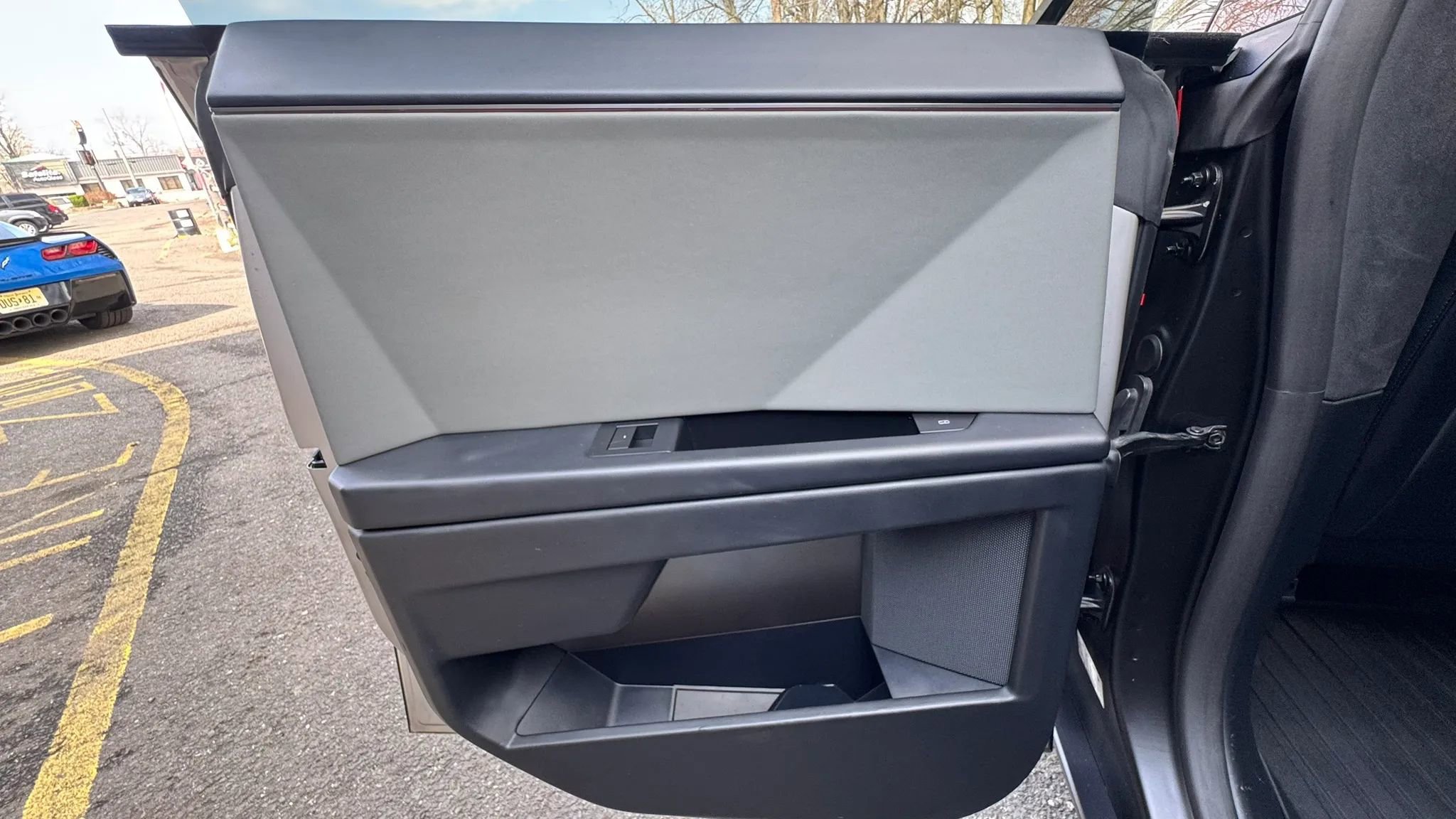 Used 2024 Tesla Cybertruck AWD Crew Cab image 15