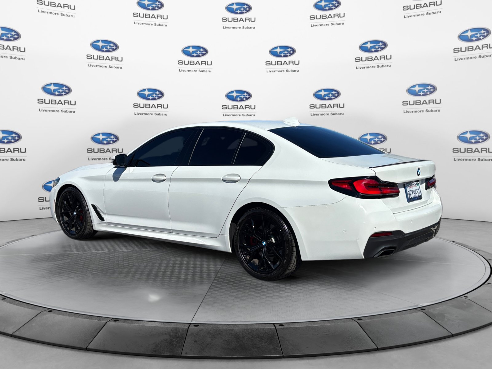 Used 2023 BMW 530i w/ M Sport Package RWD image 4