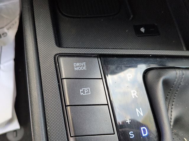 Used 2025 Hyundai Elantra Sport FWD image 24