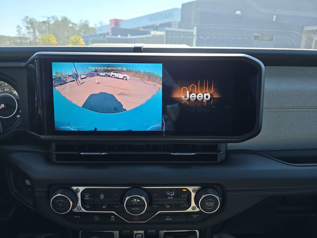 Used 2024 Jeep Wrangler Sahara image 27