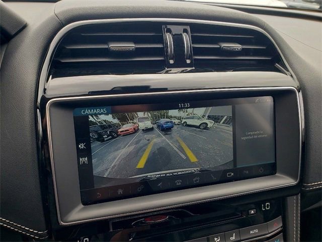Used 2018 Jaguar F-PACE R-Sport image 30